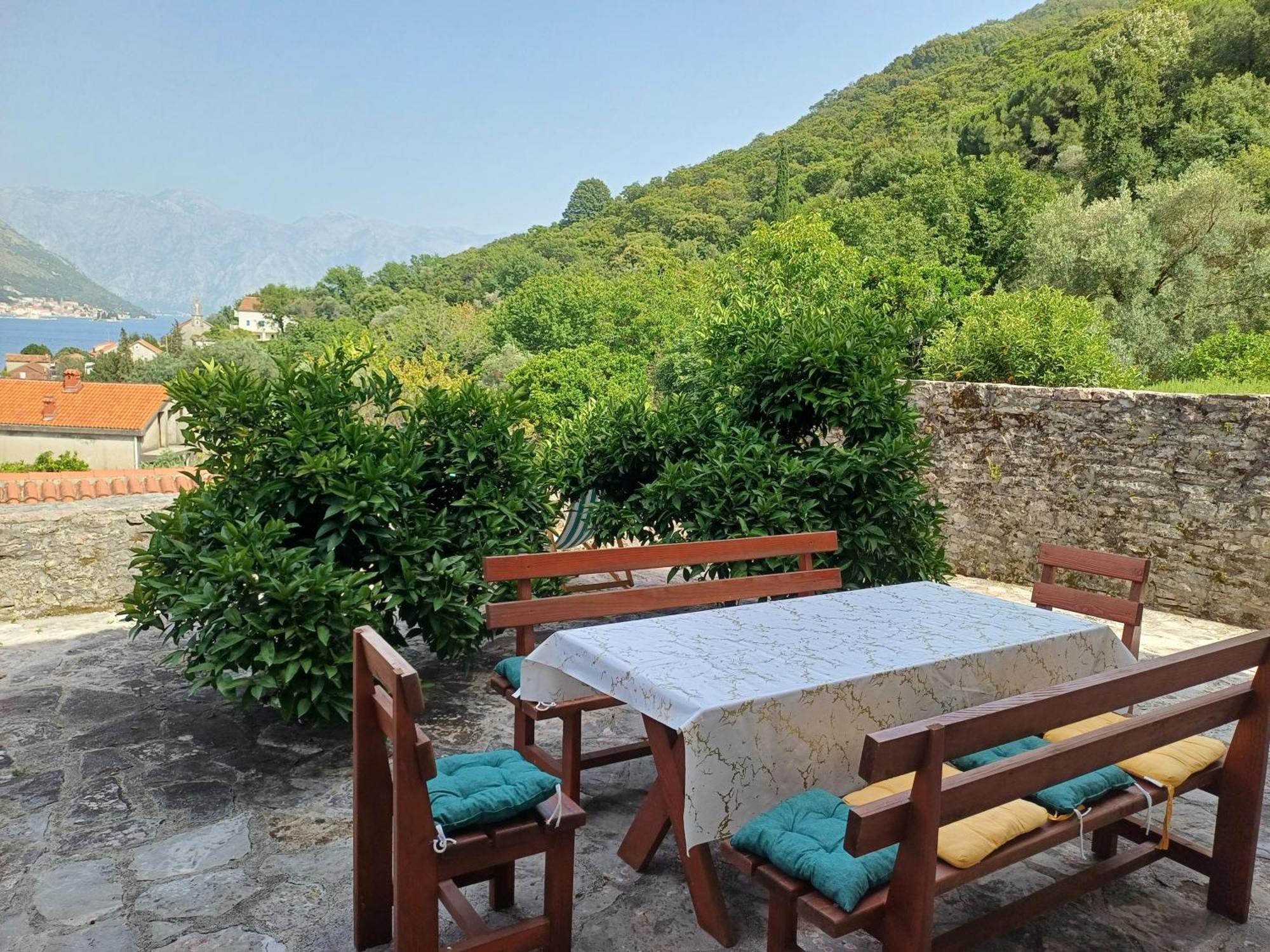 Guest House Maza Kotor Exterior foto
